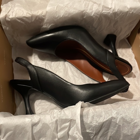Vionic Adalena black heels - Picture 2 of 5